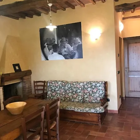 Agroturismo Podere Marroneto Lama (Tuscany)