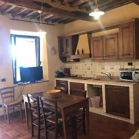 Agroturismo Podere Marroneto *
